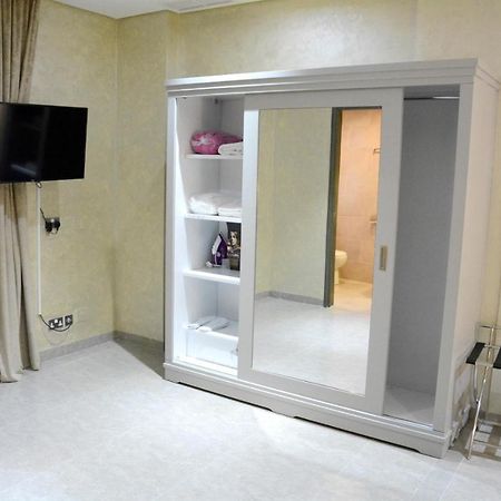 ذا فيفتى ايت السالمية Aparthotel Kuwait City Exterior foto